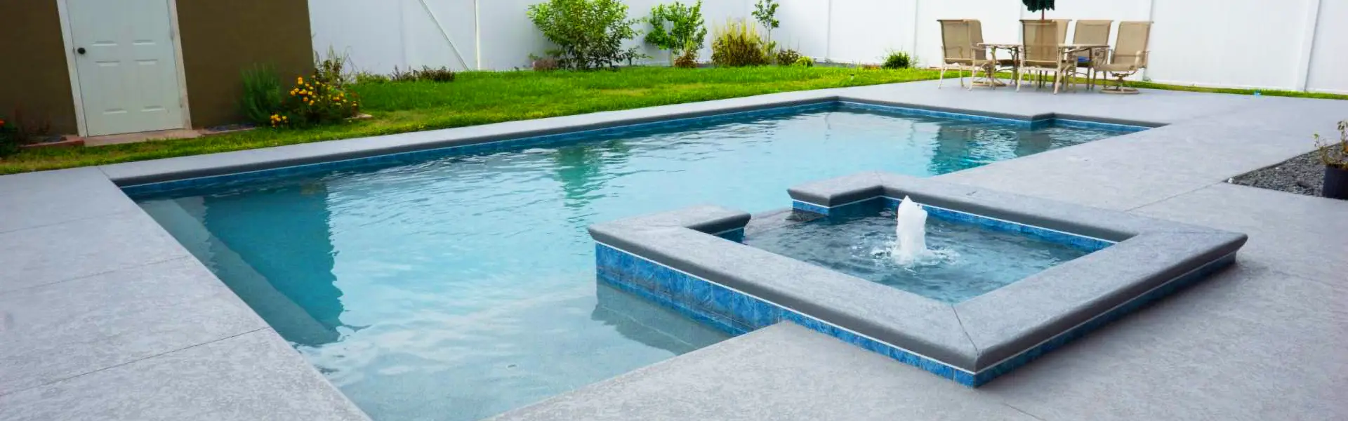 What is a Freeform Luxurious Pool? Guide to a Natural Oasis