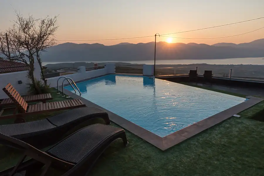 Infinity Edge Pool: The Ultimate Luxury