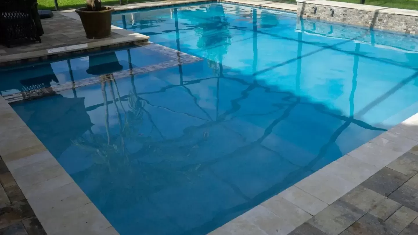 swimming pool swimming pool