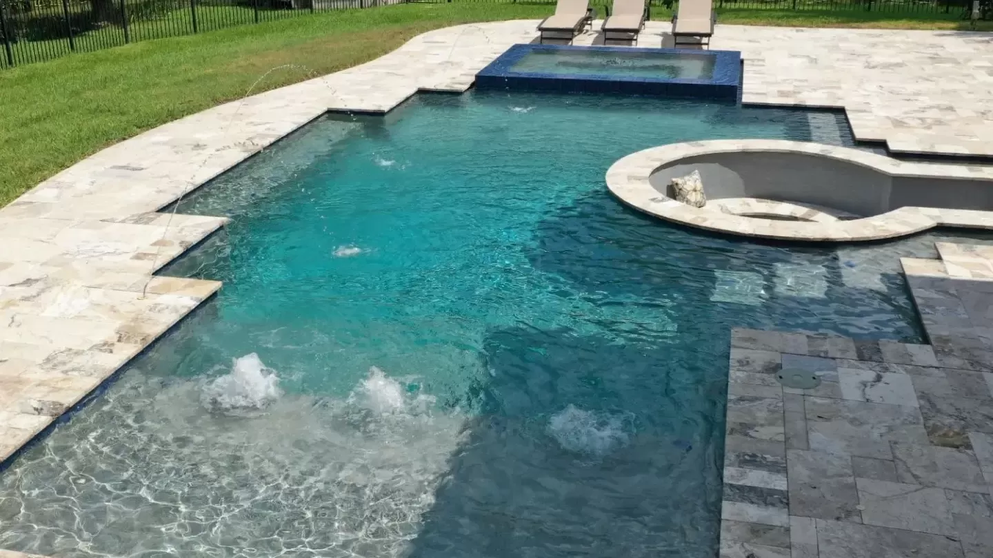 swimming pool swimming pool