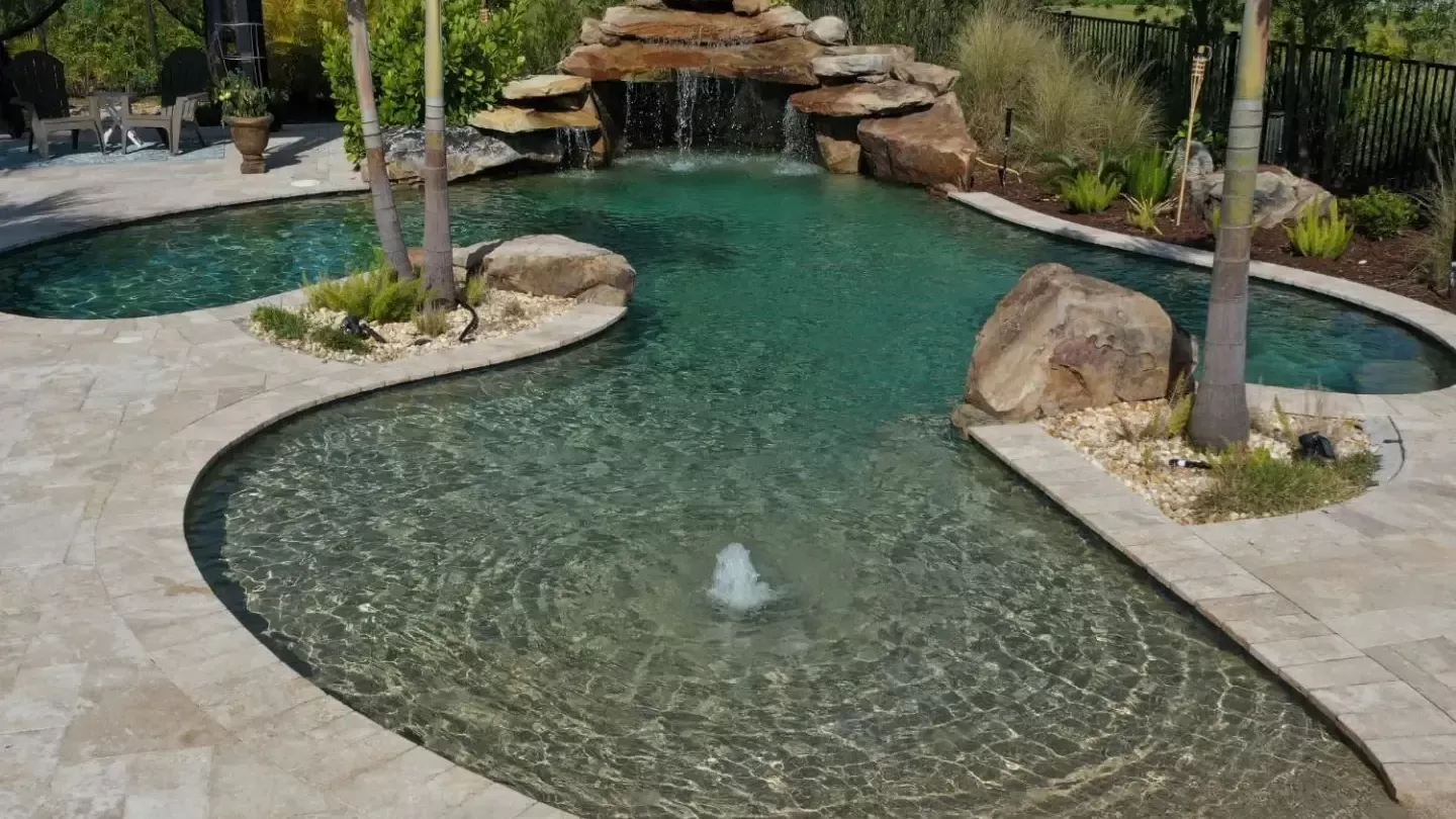 swimming pool swimming pool