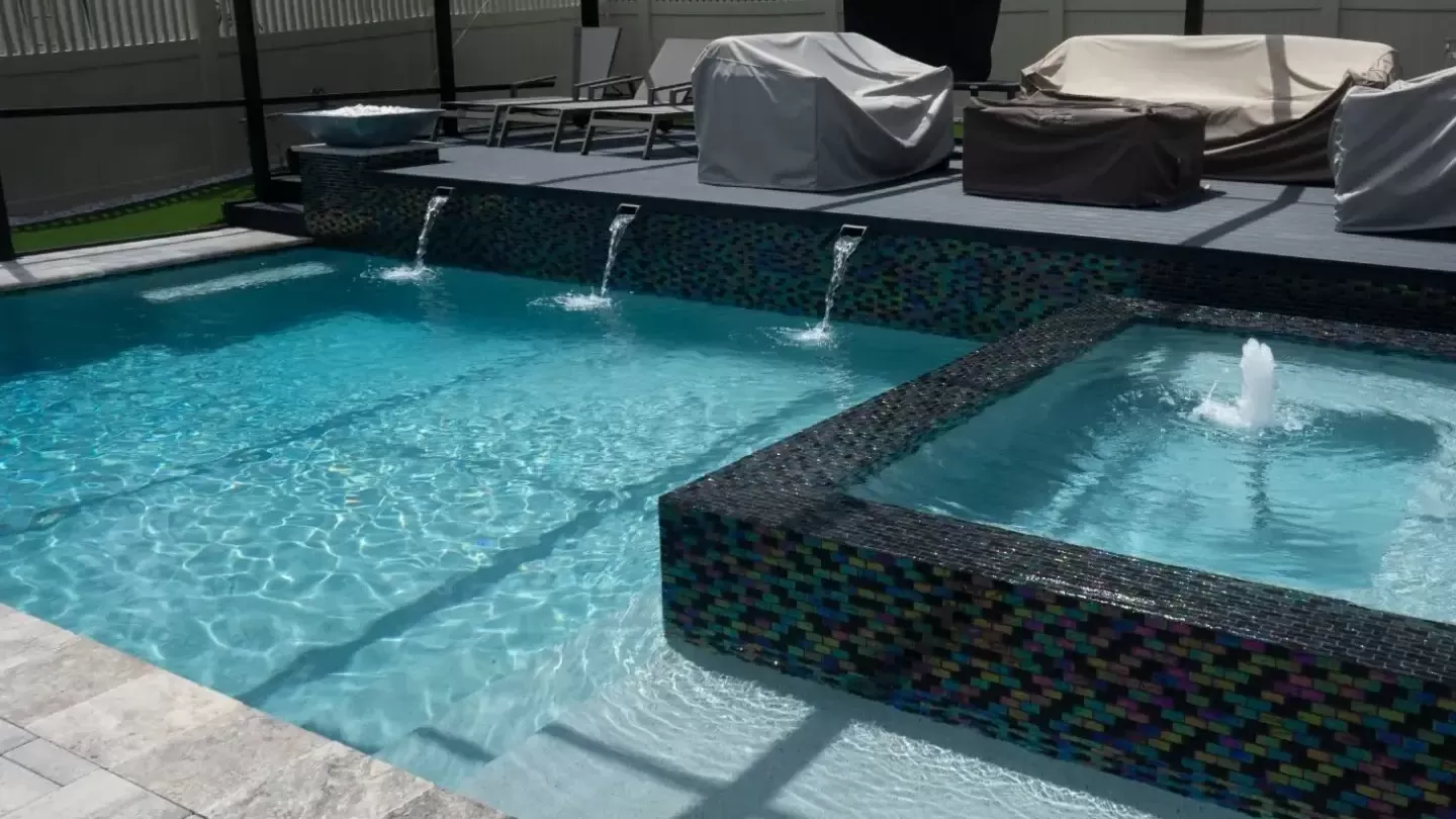 swimming pool swimming pool